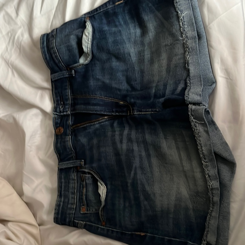 Levi high rise shorts